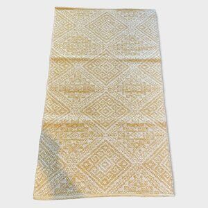 Handwoven Raffia scatter rug from India